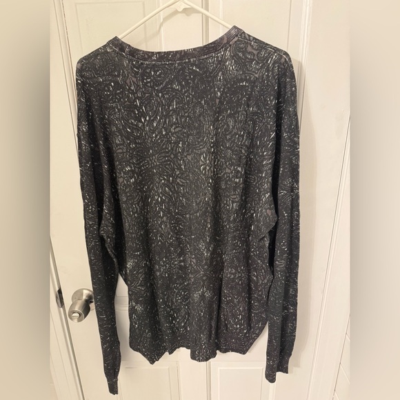 NWT- Robert Graham men’s  Taurus Sweater. Size 3XL. Black and gray print - Picture 4 of 8